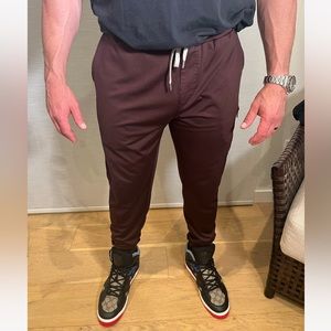 Vuori Transit Jogger Athletic pants Burgundy Size Large L perfect condition pant
